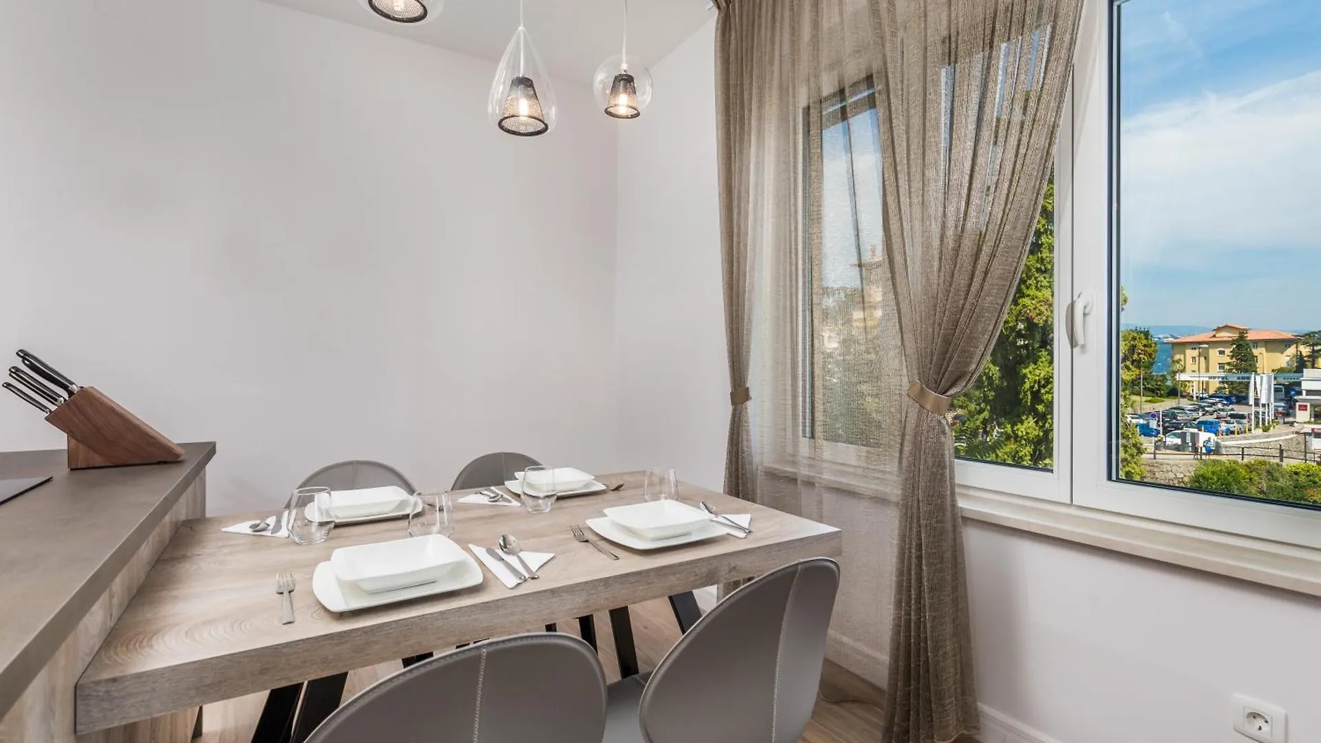 Apartments Liana Opatija 0*,